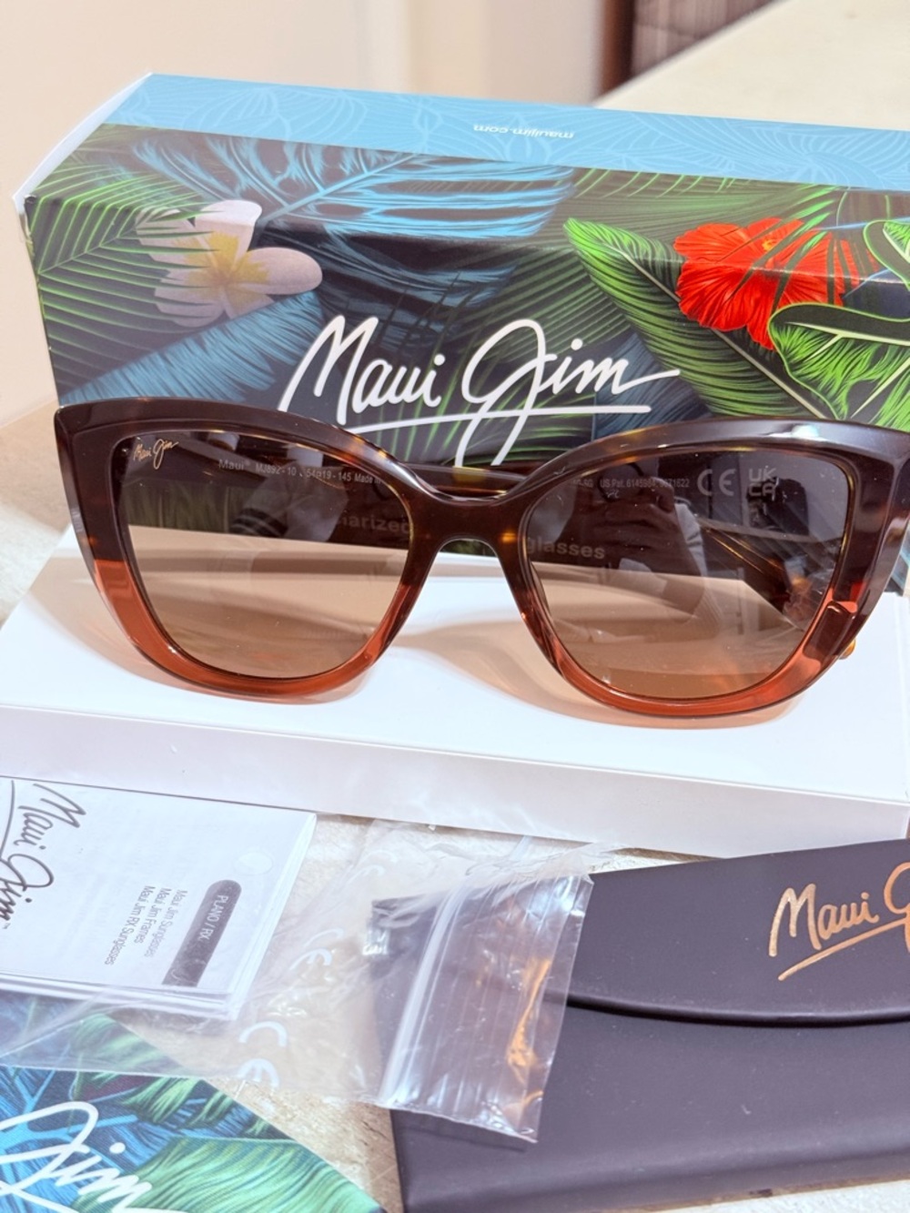 Maui Jim Gradient Tortoise Cat-Eye Sunglasses
blossom Polarized